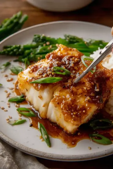 Honey-Soy Glazed Cod (Easy Asian Cod Recipe)
