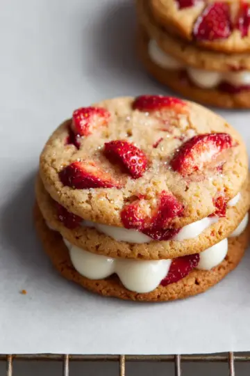 Strawberries and Cream Cookies