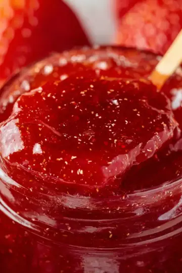 Small Batch Strawberry Jam (no pectin required)